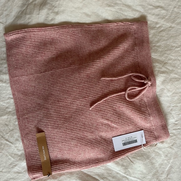 Reformation Luella Cashmere Mini skirt in pink - Picture 6 of 8